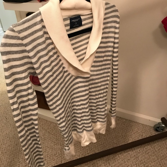 Long sleeve gray and white colored striped shirt. - Picture 15 of 16